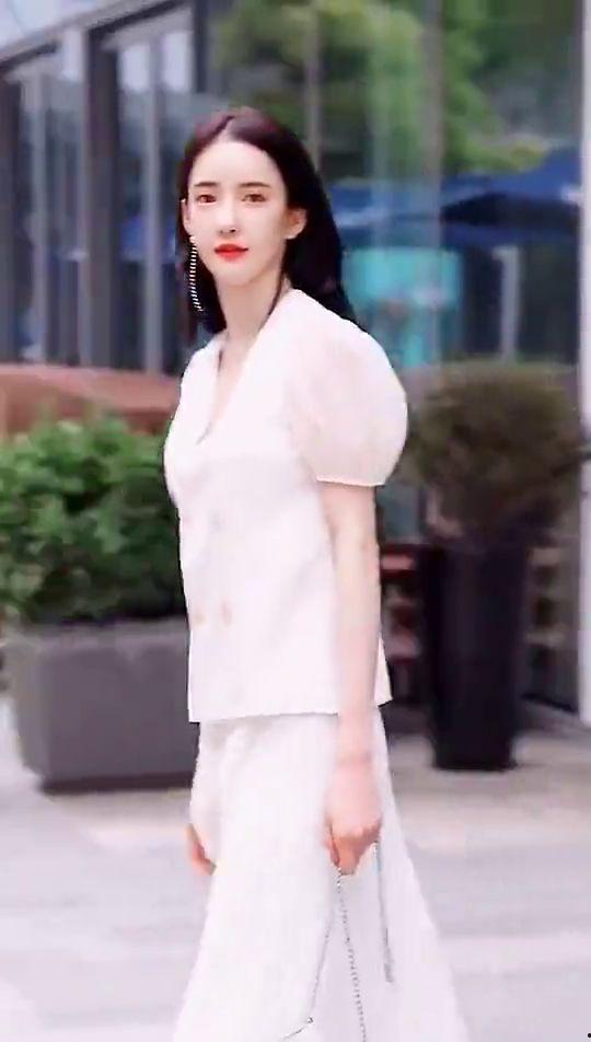 爸爸认识网红明星姐姐,魅力四溢的跨界传奇