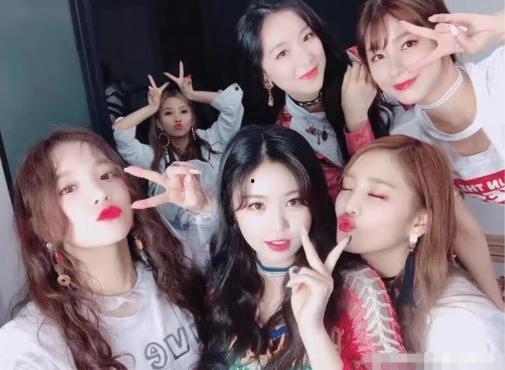 最新爆料女团,最新爆款女团，青春活力席卷而来！